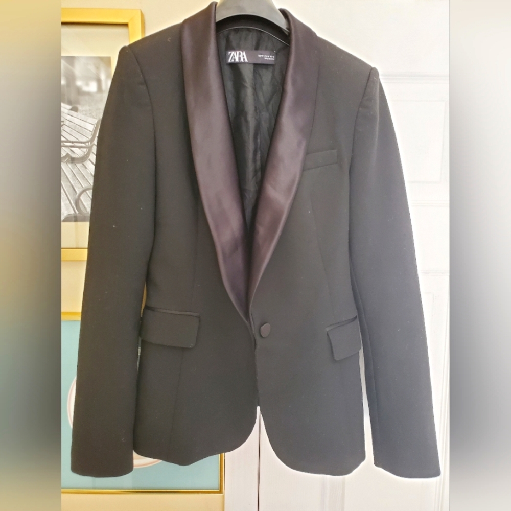 Zara tuxedo collar blazer in medium